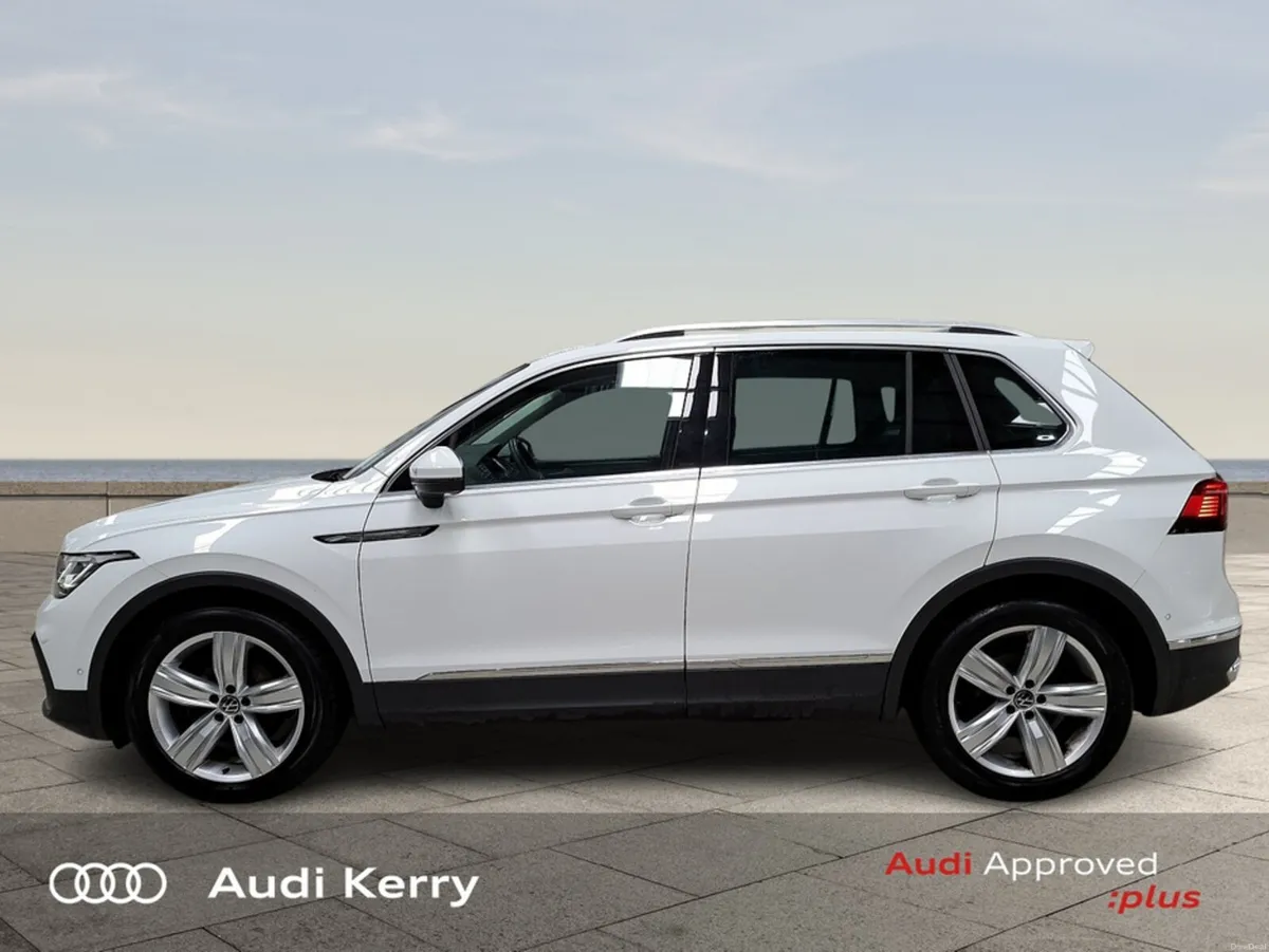 Volkswagen Tiguan ELEGANCE 2.0TDI 150BHP WITH PAN - Image 4