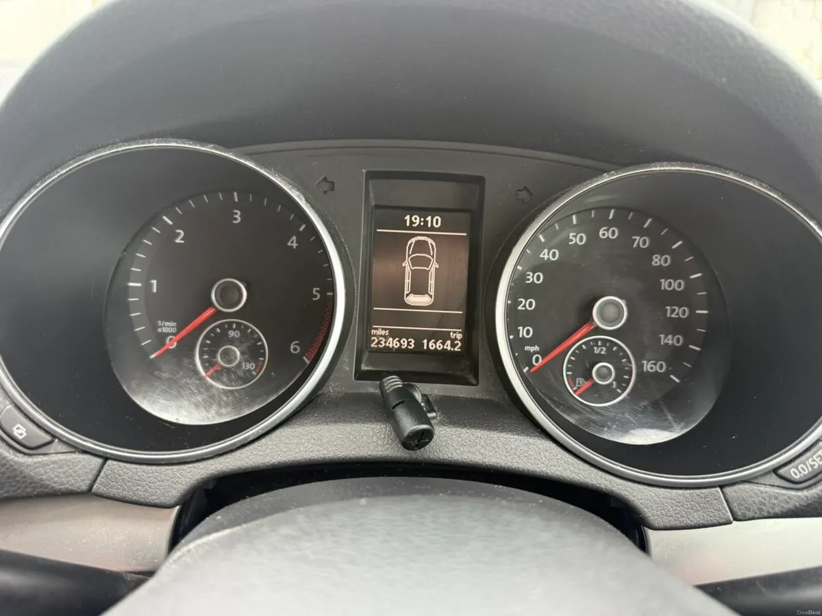 VW Golf - Image 6