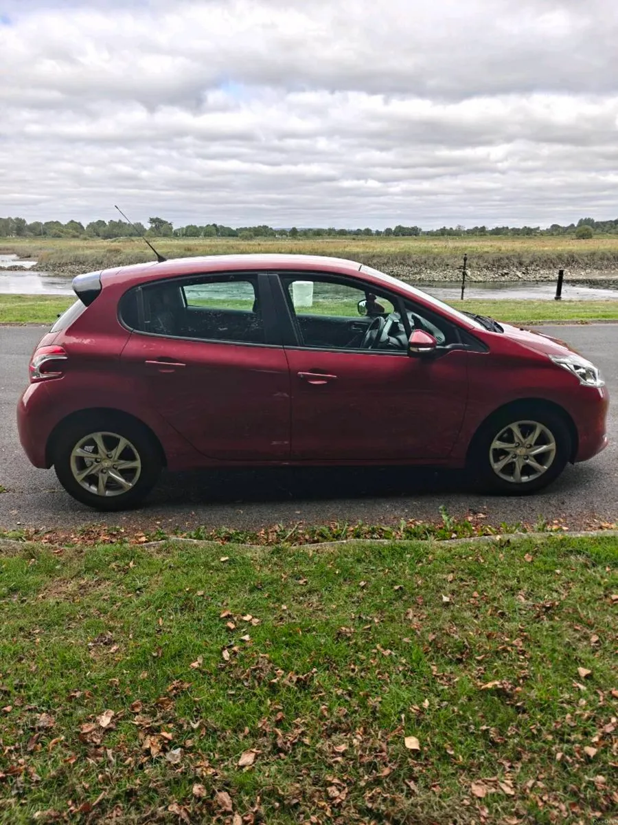 151 Peugeot 208 Automatic 1.4L Diesel - Image 4