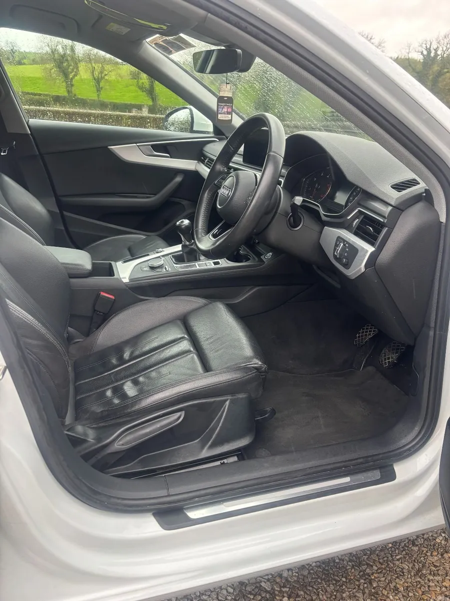 Audi A4 2018 - Image 5