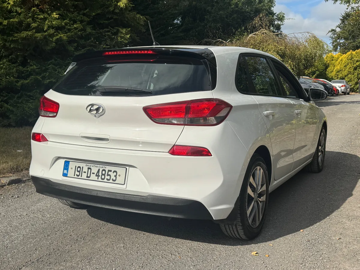 19 Hyundai i30 1.4 petrol ..NCT 08/28 - Image 4