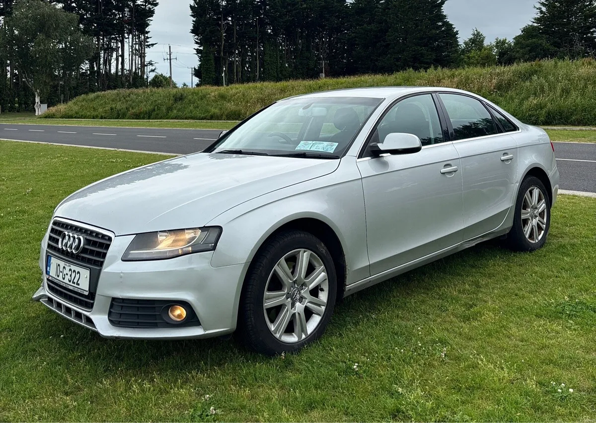 AUDI A4 // 2010 / 2.0 Diesel - Image 2