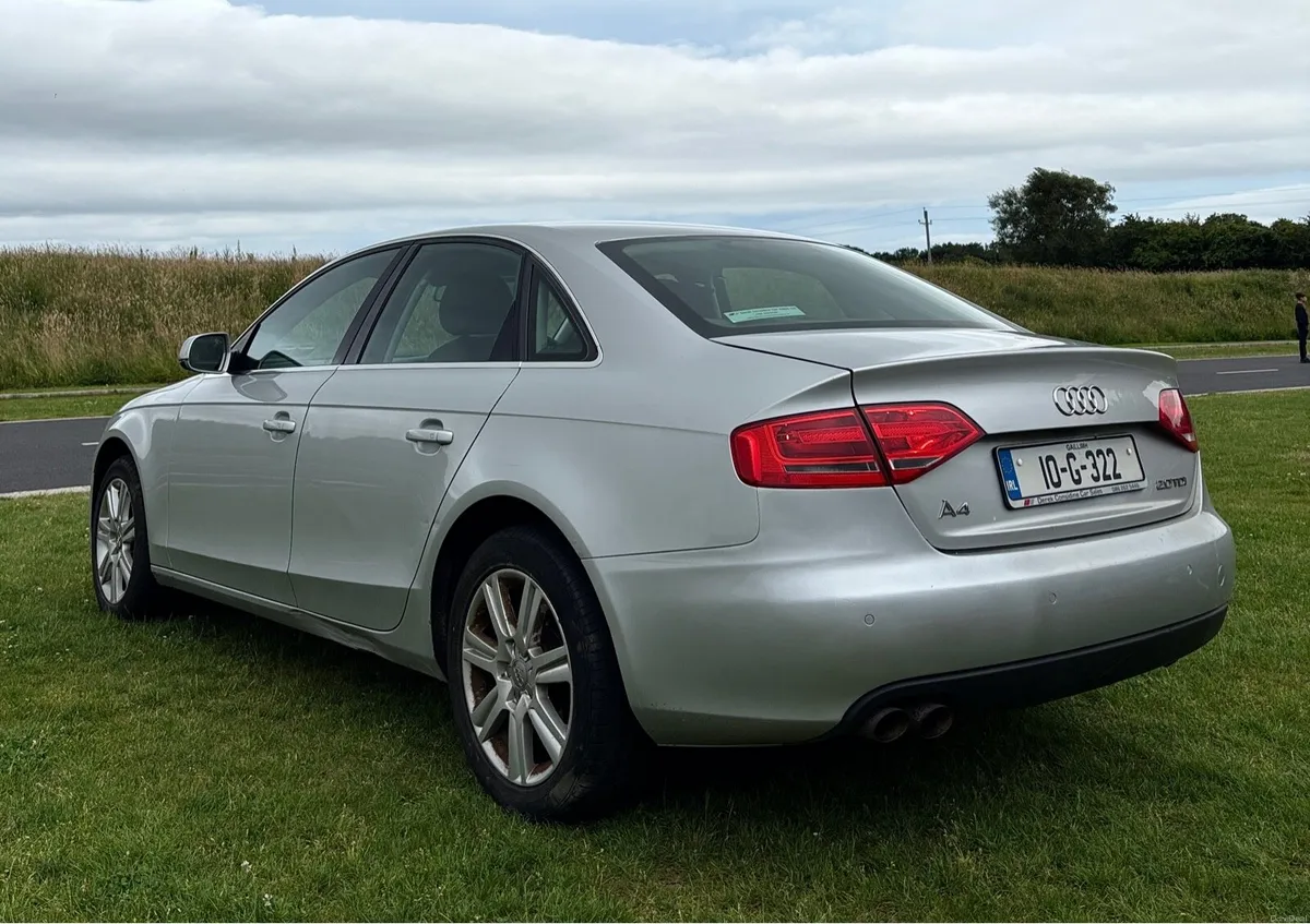 AUDI A4 // 2010 / 2.0 Diesel - Image 4