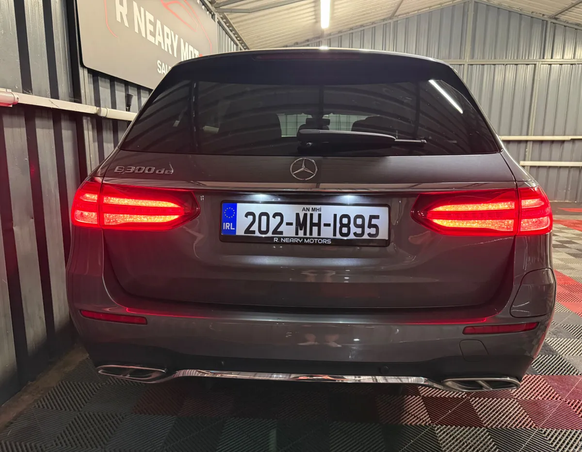 202 Mercedes-Benz E-Class E300de Avant AMG - Image 2