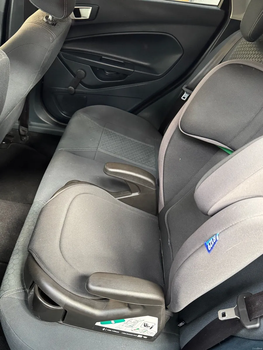 Ford Fiesta TITANIUM AUTO - Image 6