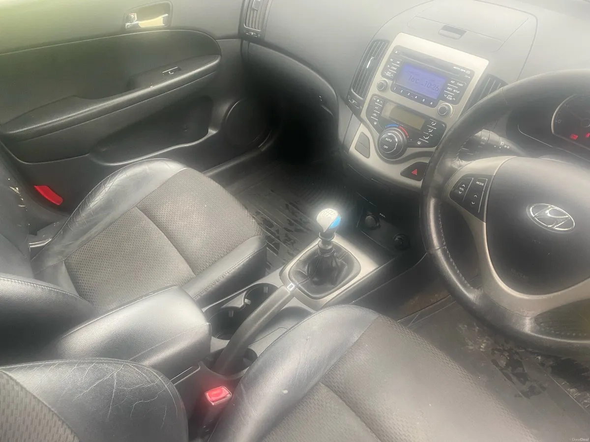 Hyundai i30 NCT 02/27 Diesel - Image 3