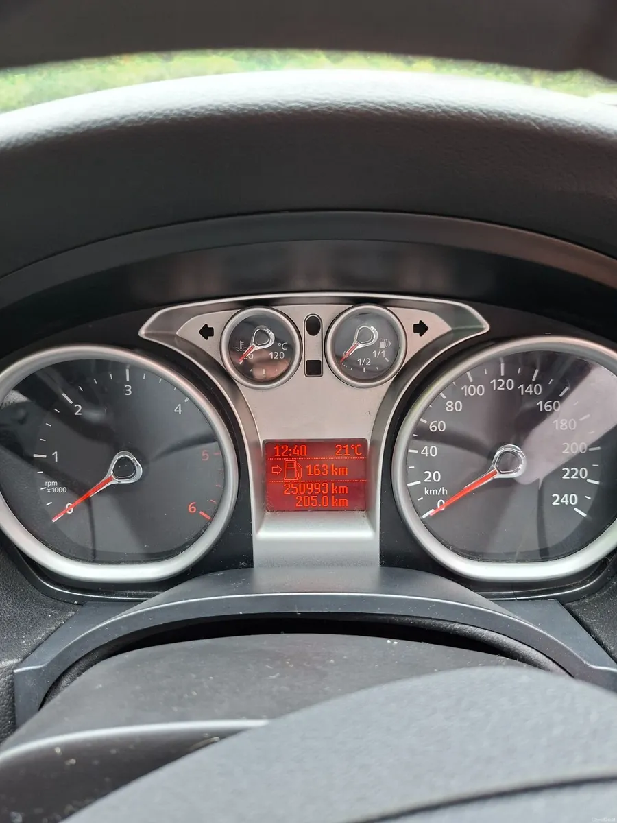 Ford Focus 2010 - Image 5