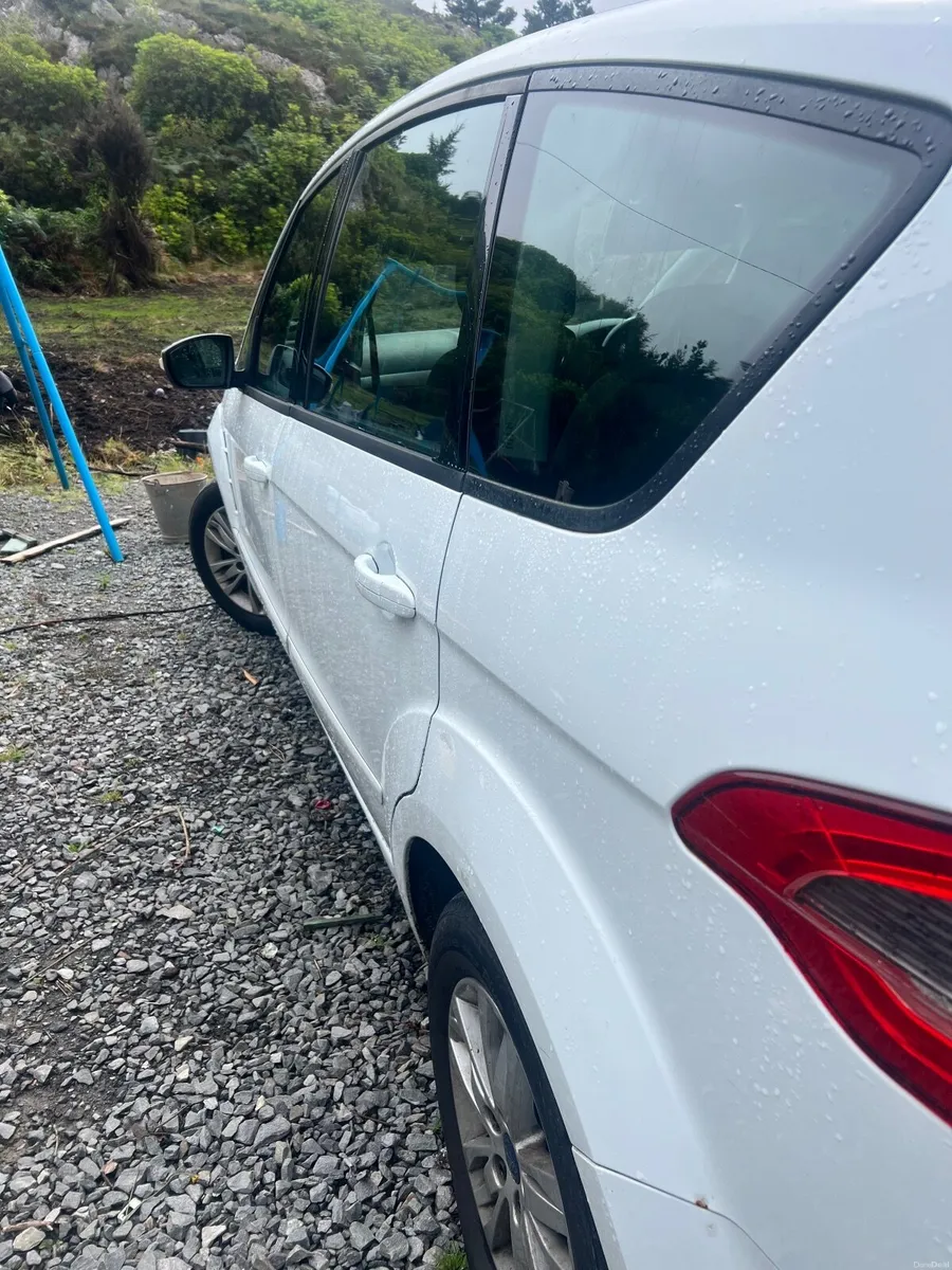 Ford S-Max 2013 - Image 2