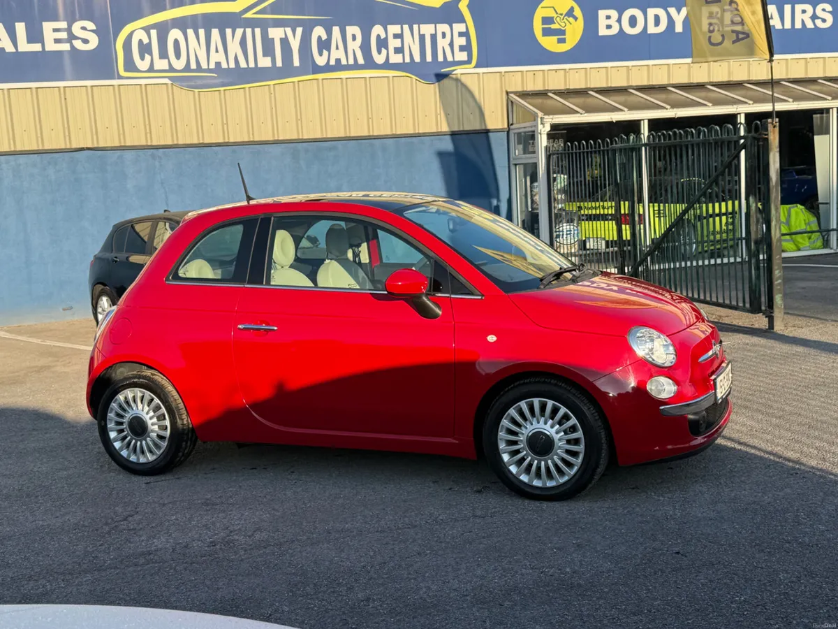 Immaculate Fiat 500 Lounge 900cc Auto - Image 4