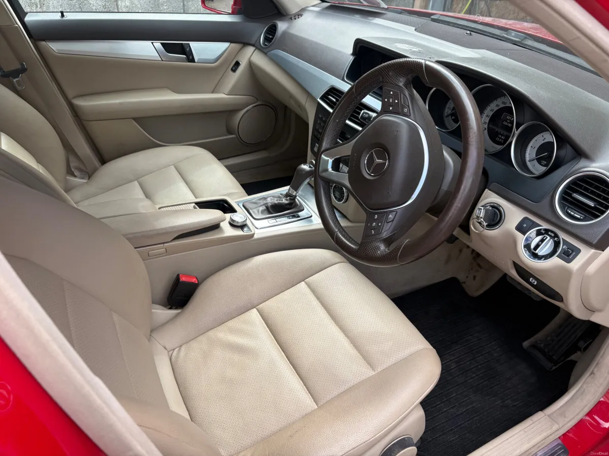 Mercedes-Benz C-Class Aventgarde Automatic - Image 6