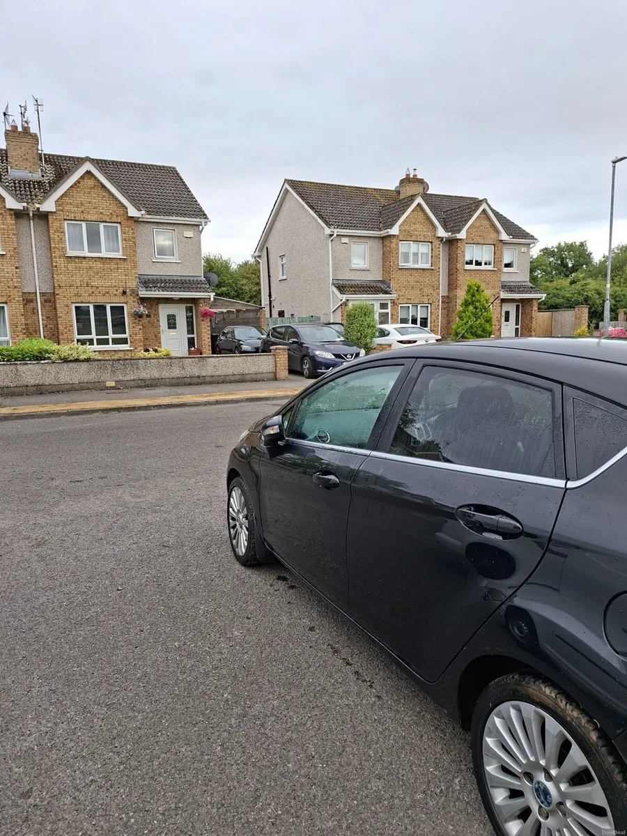 Ford Fiesta 2010 - Image 5
