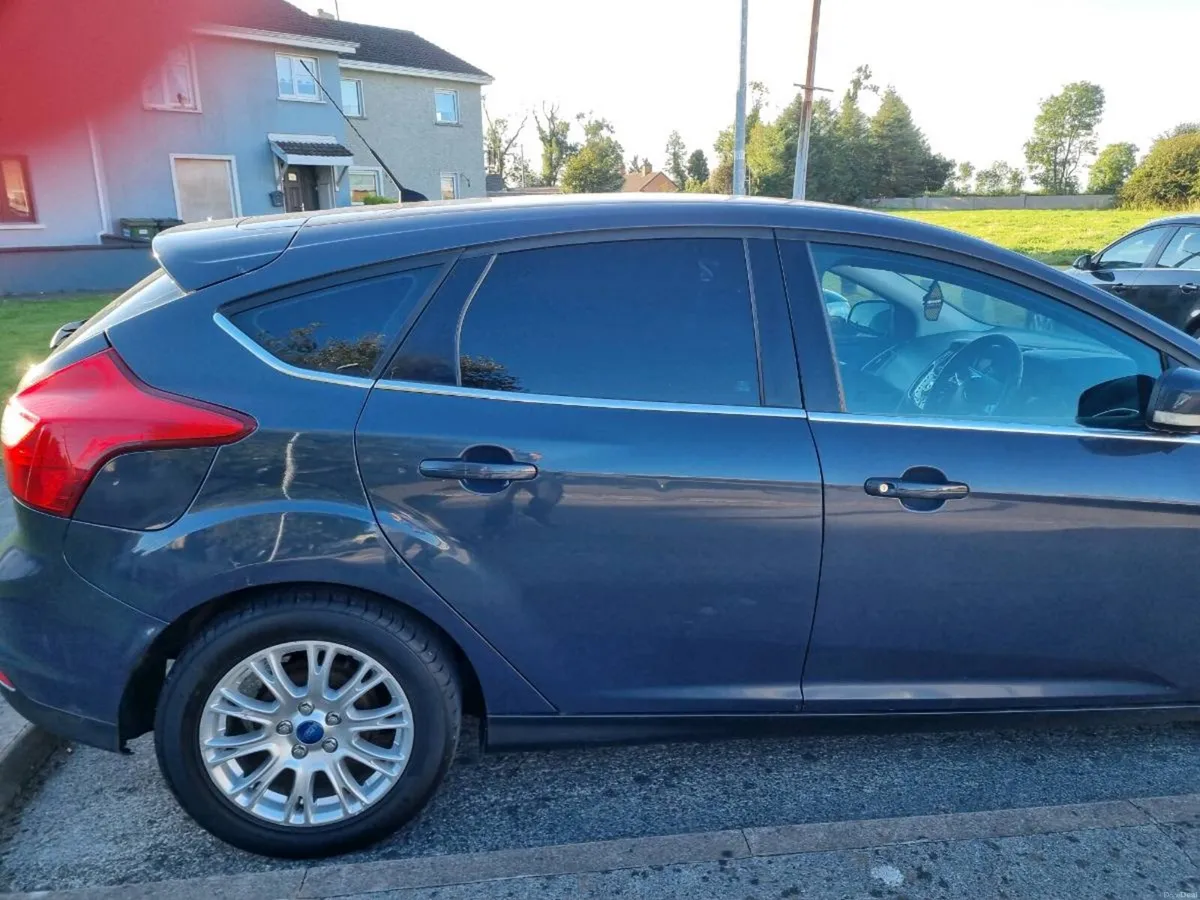 Ford Foucs - Image 5