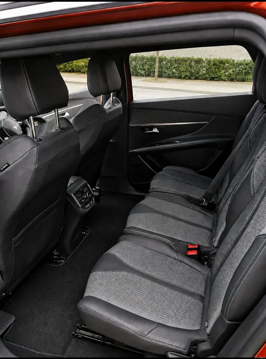 Peugeot 5008 2024 - Image 2