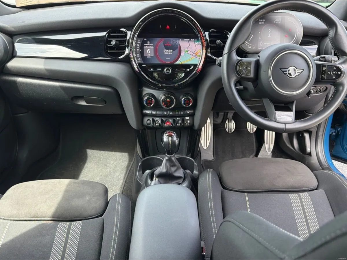 Mini Cooper 3-Door Cooper Sport - Image 4