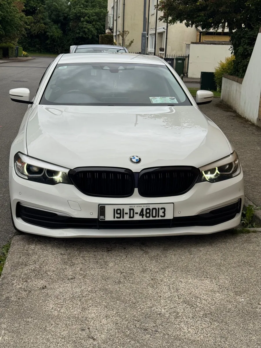 BMW 5-Series 2019 - Image 1