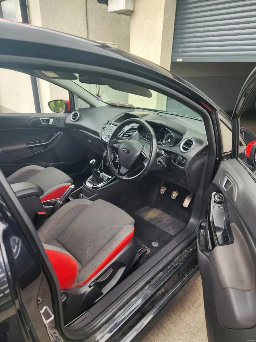 Ford fiesta black edition - Image 5