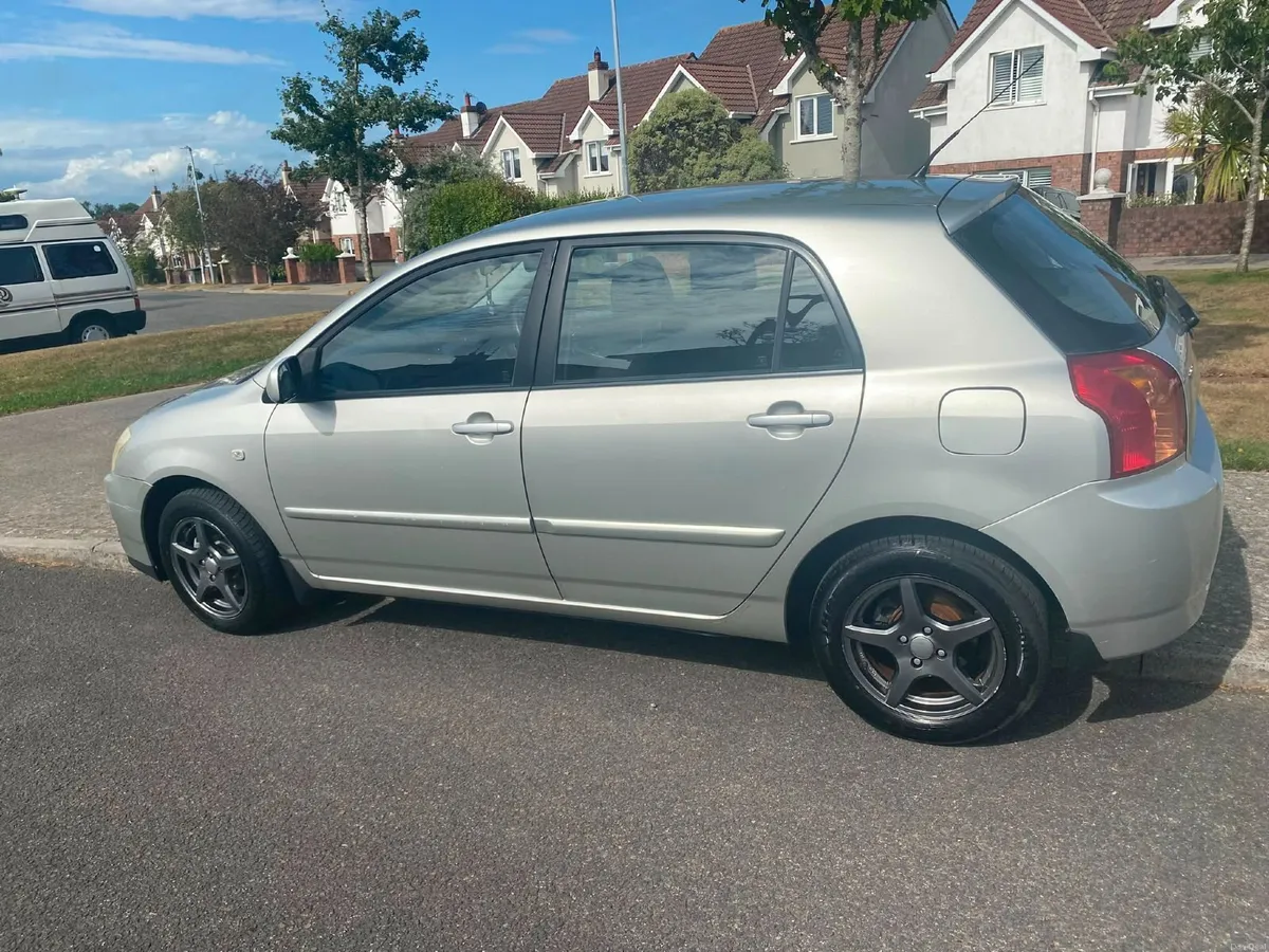 Toyota Corolla 2004 - Image 2