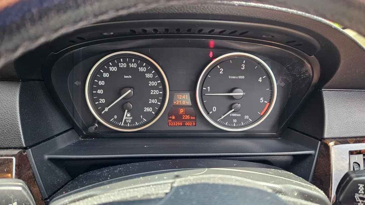 BMW 5-Series 2008 - Image 3