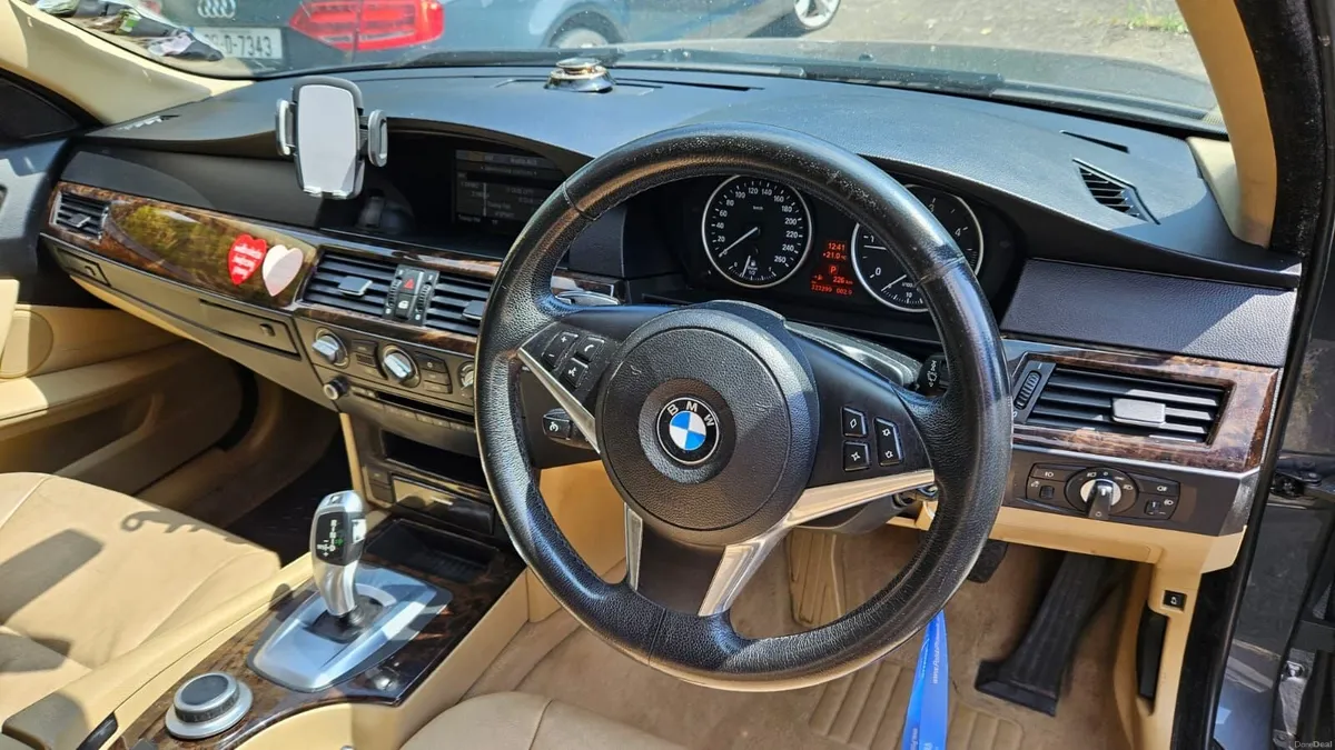 BMW 5-Series 2008 - Image 5