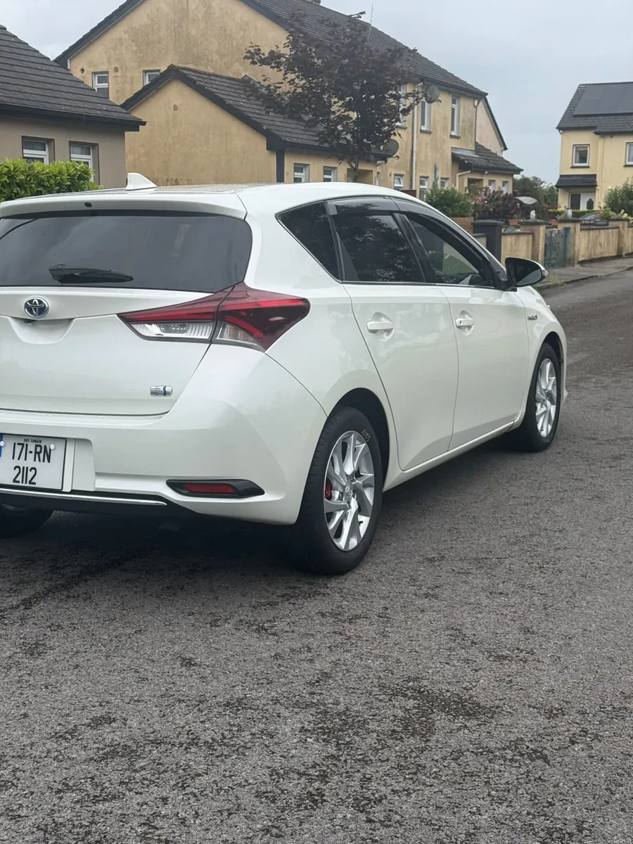Toyota Auris 2017 - HIGH SPEC & LOW MILEAGE!! - Image 3