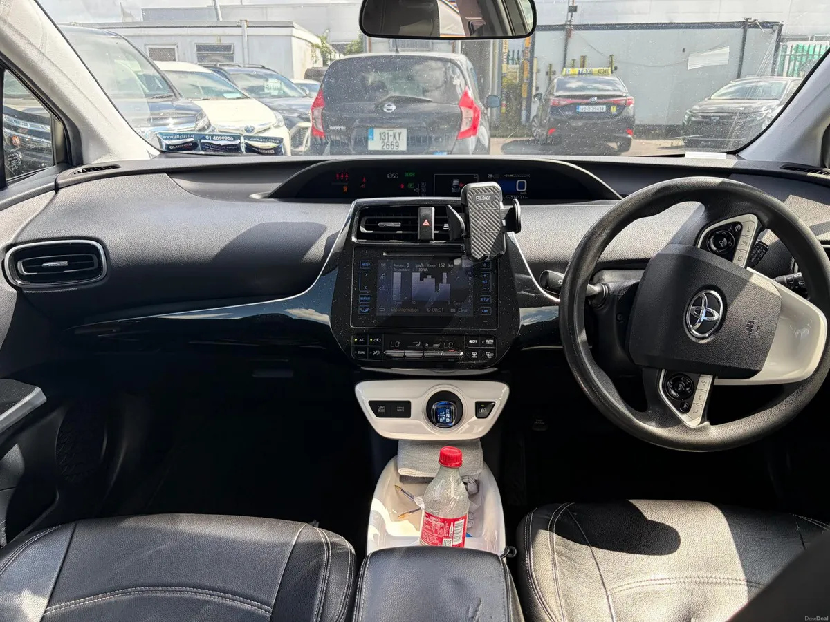 2016 Toyota Prius 1.8 HYBRID AUTOMATIC - Image 6