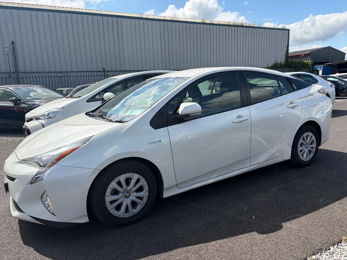 2016 Toyota Prius 1.8 HYBRID AUTOMATIC - Image 3