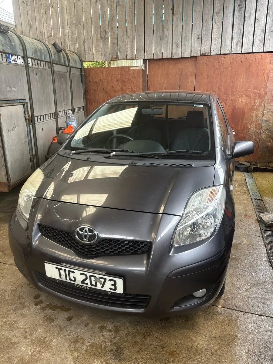 2010 Toyota Yaris - Image 1