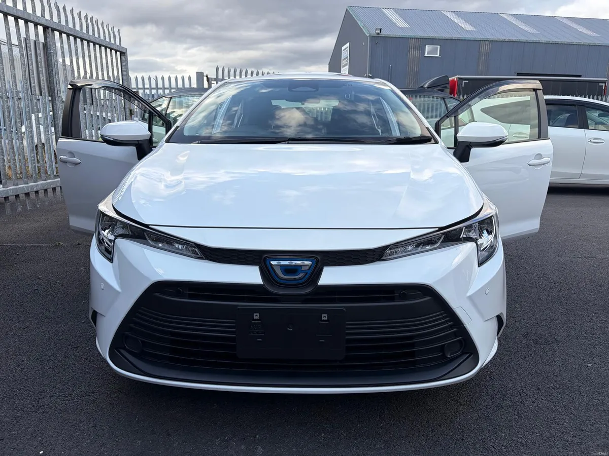 2023 TOYOTA COROLLA HYBRID AUTO LOW KMS - Image 3