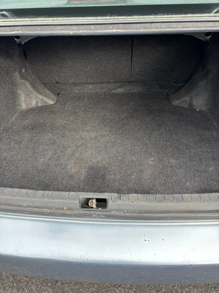 Car - Image 5