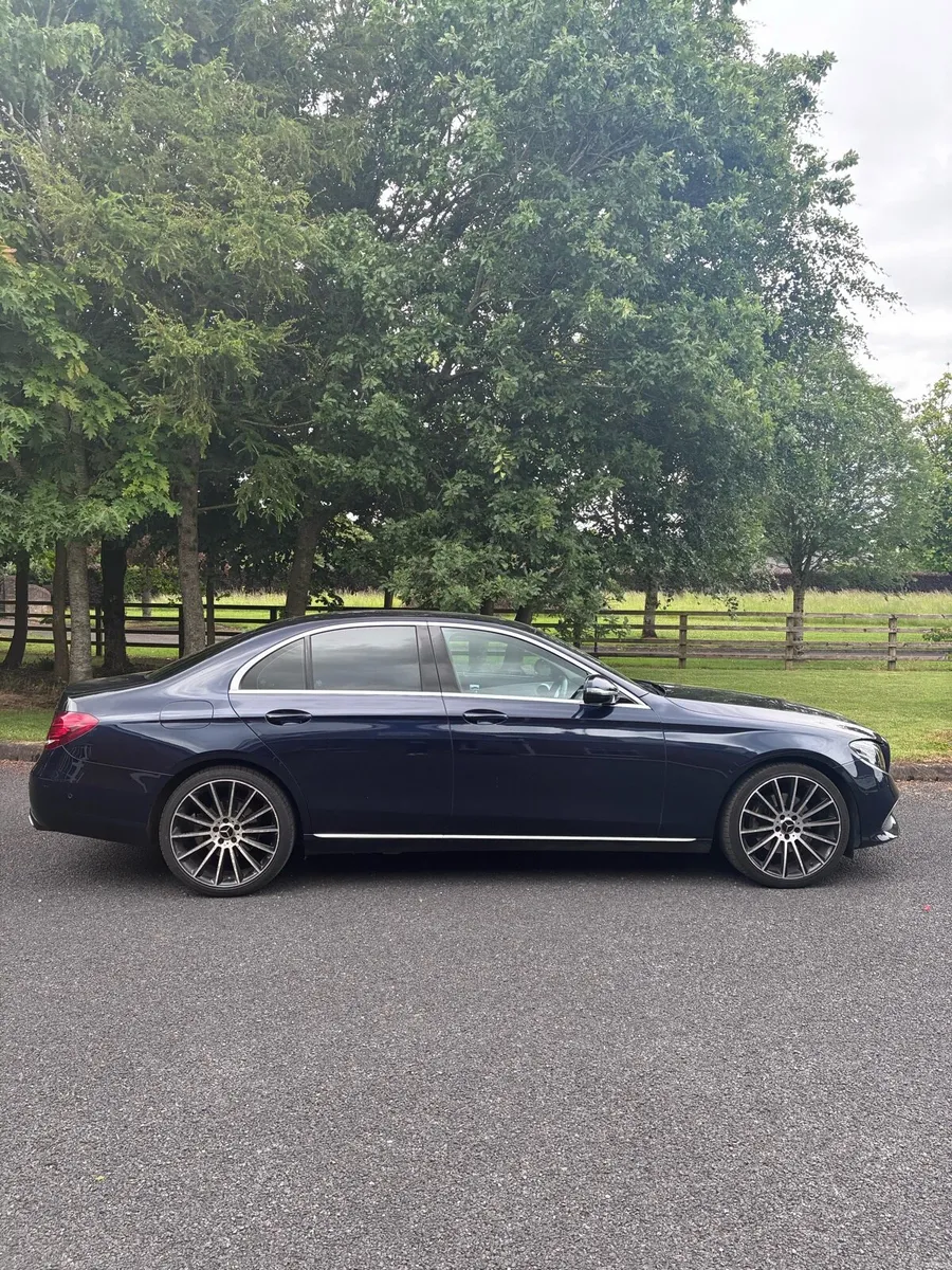 Mercedes-Benz E220d AVANTGARDE 2019 - Image 4