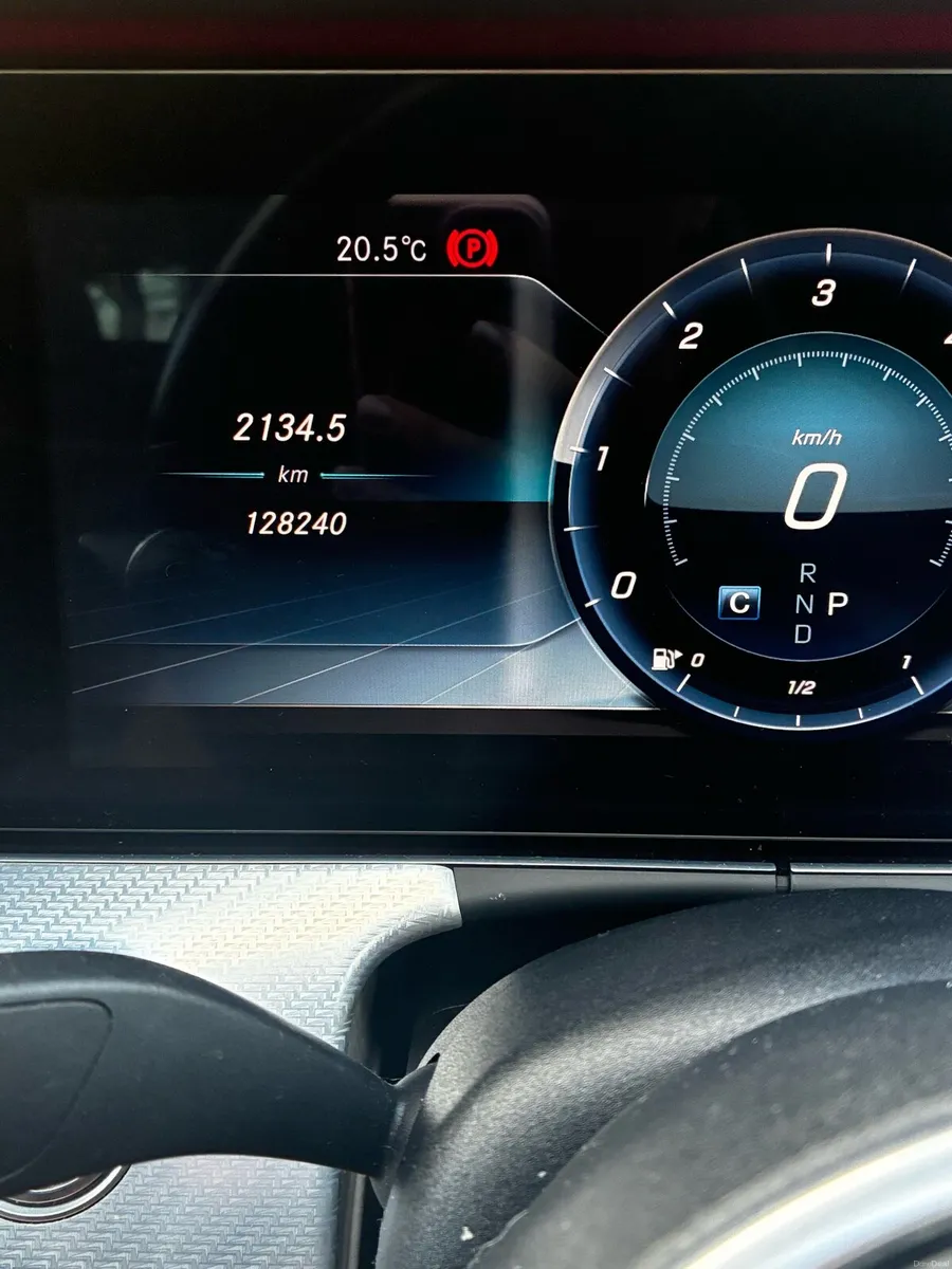 Mercedes-Benz E220d AVANTGARDE 2019 - Image 2
