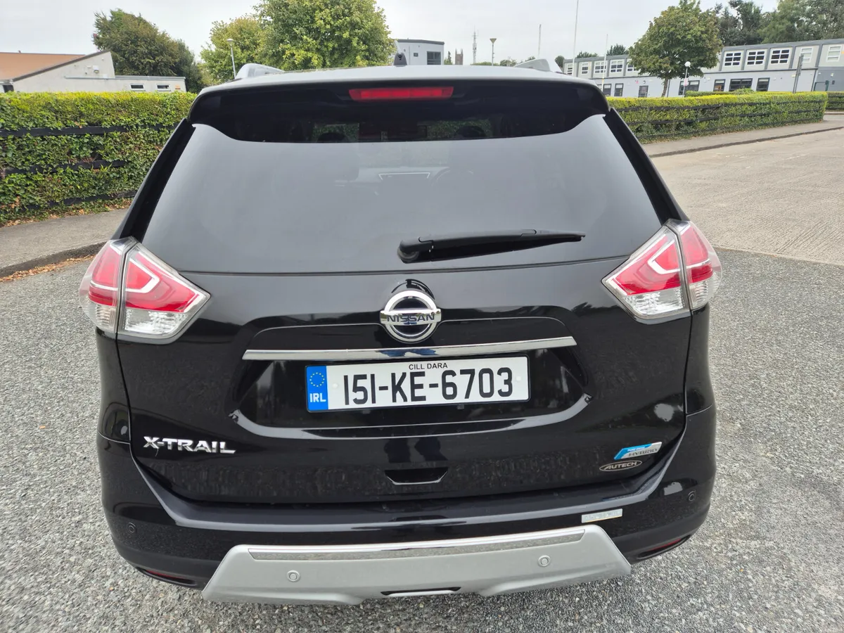 Nissan X-Trail 2015. Petrol Hybrid.Automatic 4x4 - Image 2