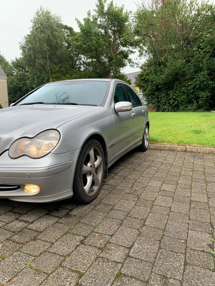 Mercedes c200 - Image 2