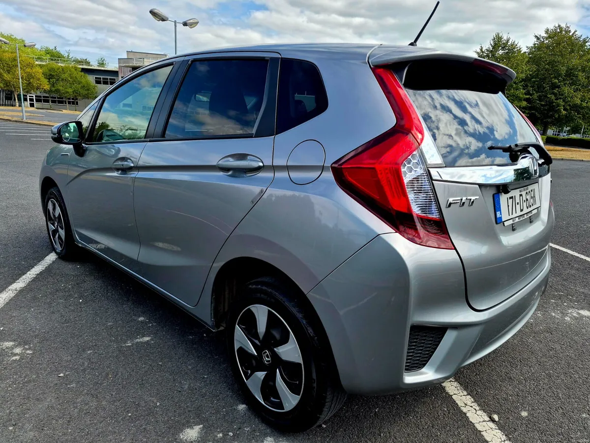 2017 HONDA FIT 1.5 HYBRID AUTO HIGH SPEC - Image 2