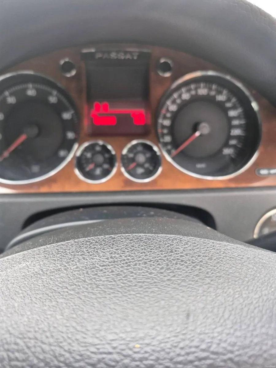 Vw passat  2009 petrol - Image 6