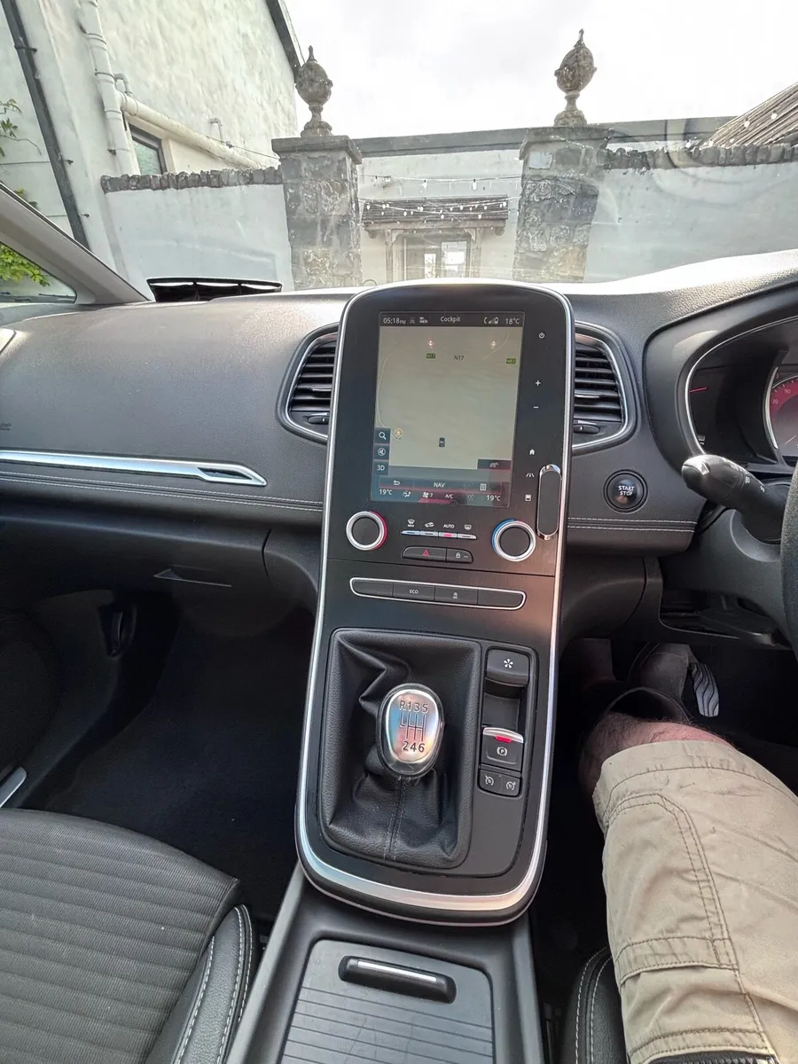 Renault Grand Scenic - Image 3