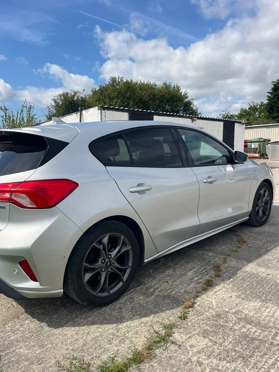 Ford Focus 2020 - Image 2