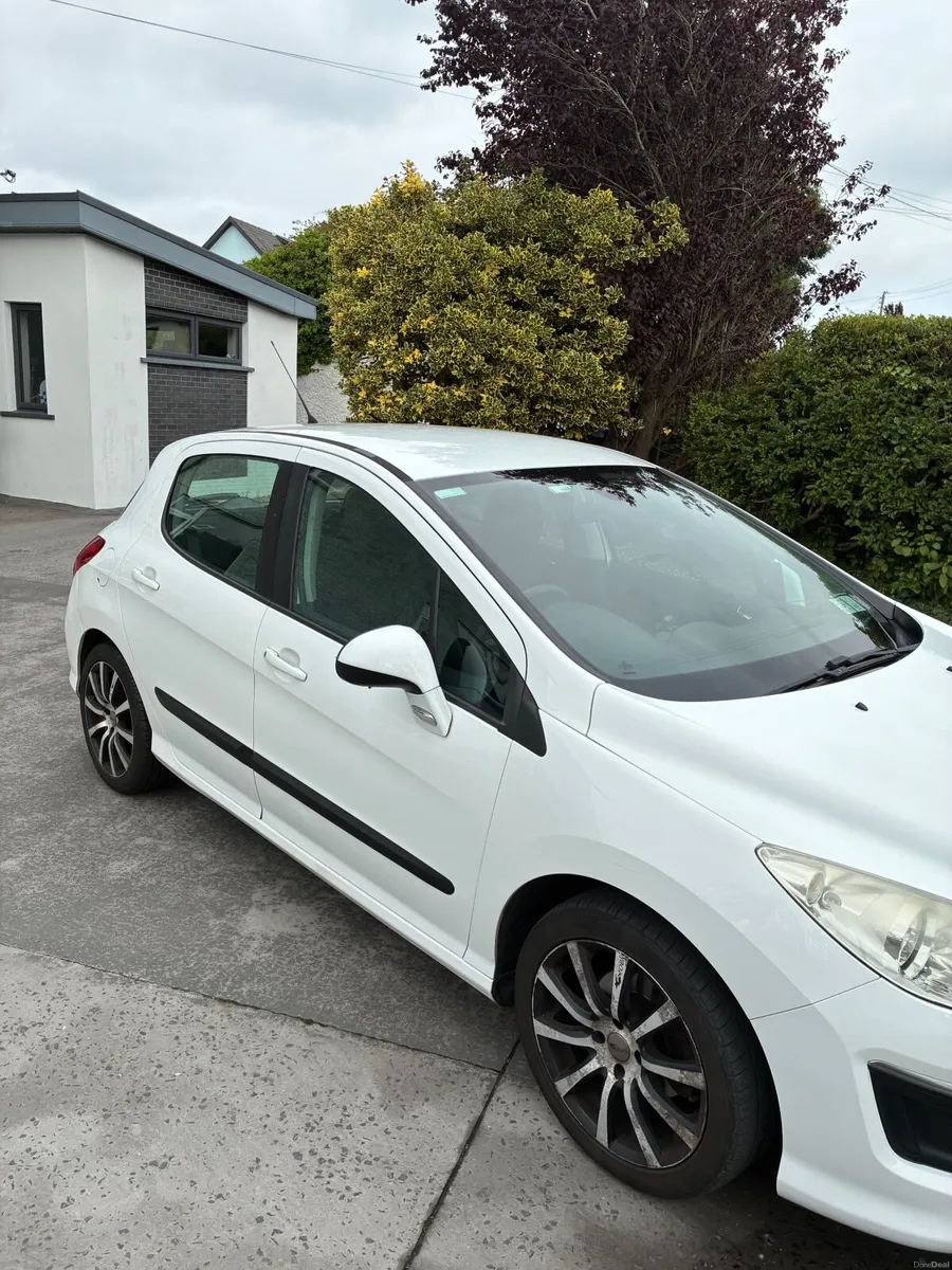 Peugeot 308 2012 - Image 2