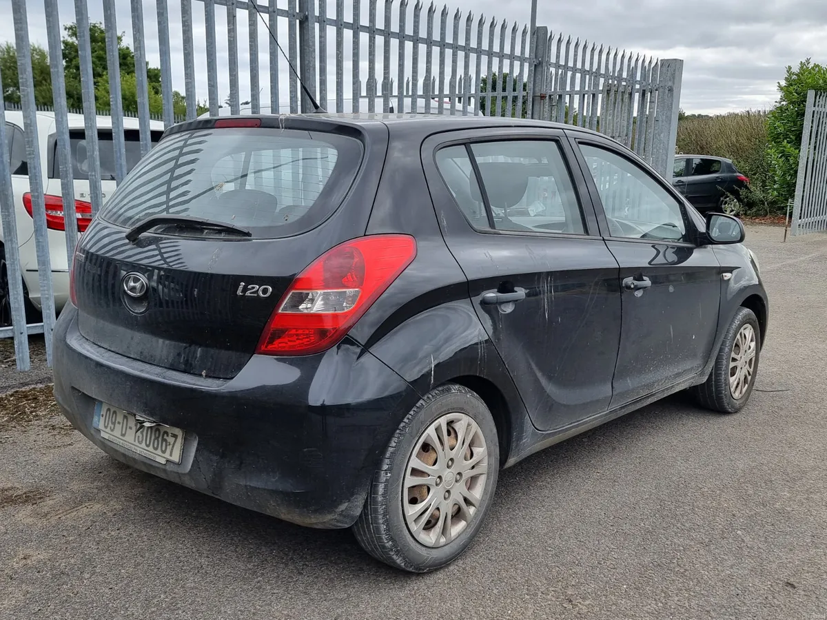 €1222 Hyundai i20 2009 petrol ⛽️ €1222 - Image 1