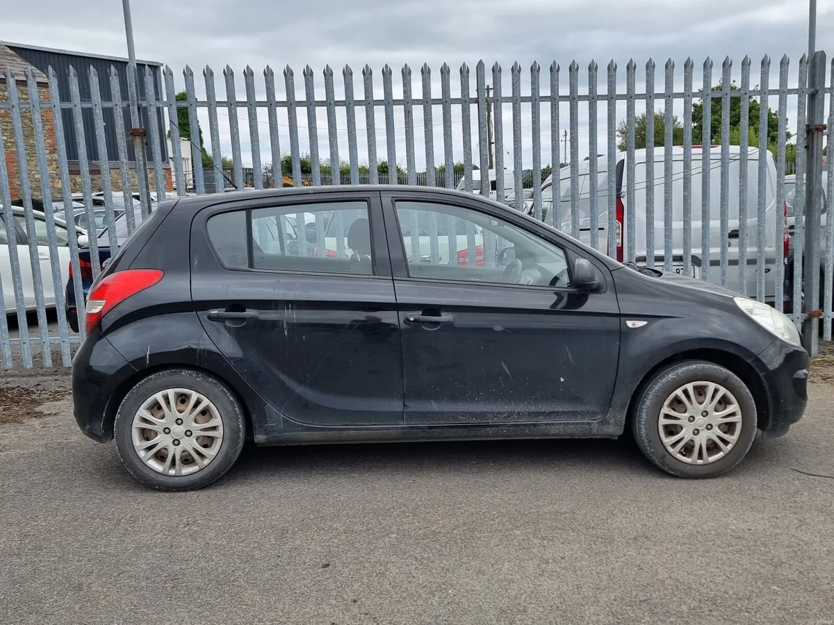 €1222 Hyundai i20 2009 petrol ⛽️ €1222 - Image 3
