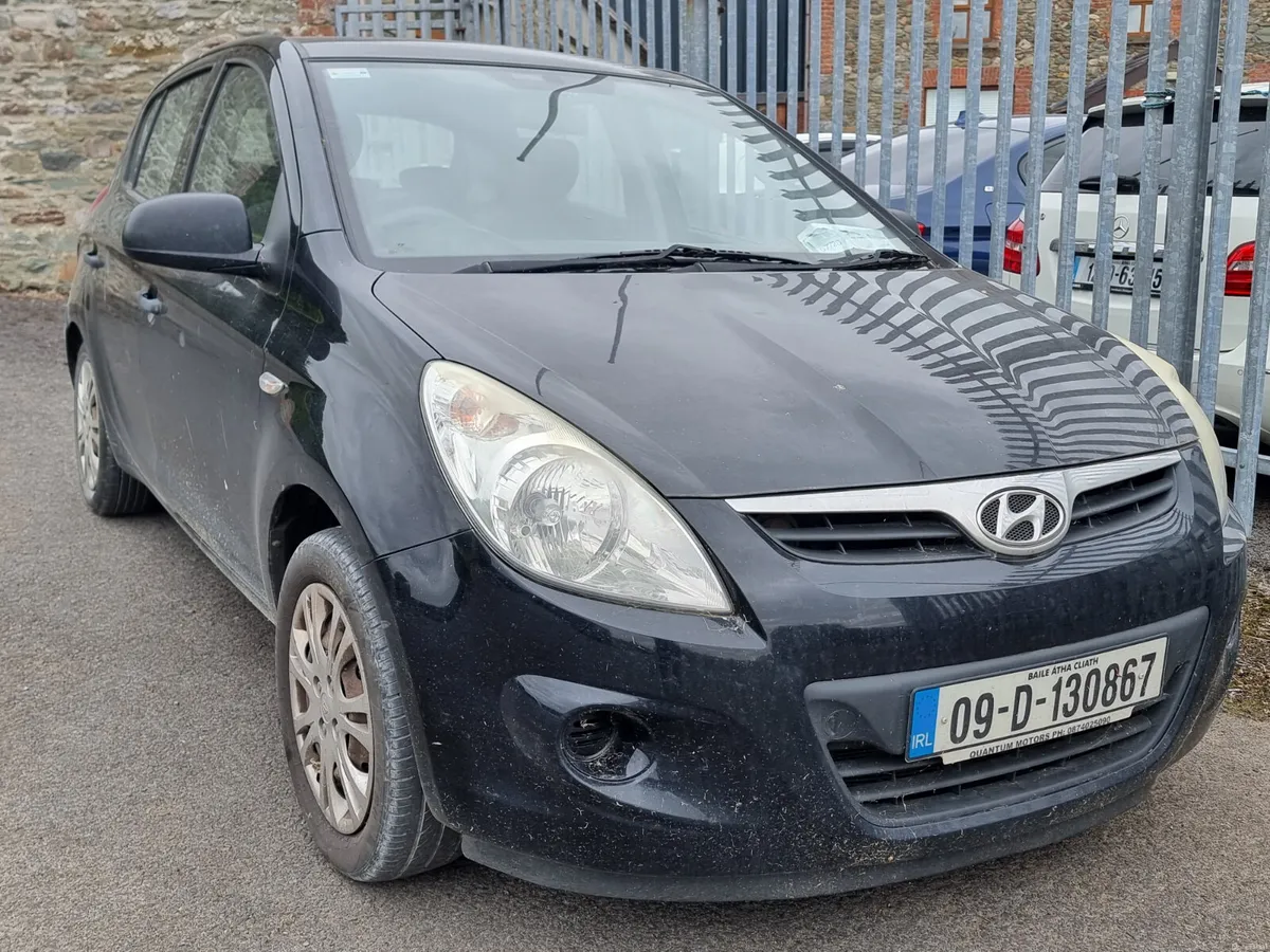 €1222 Hyundai i20 2009 petrol ⛽️ €1222 - Image 5