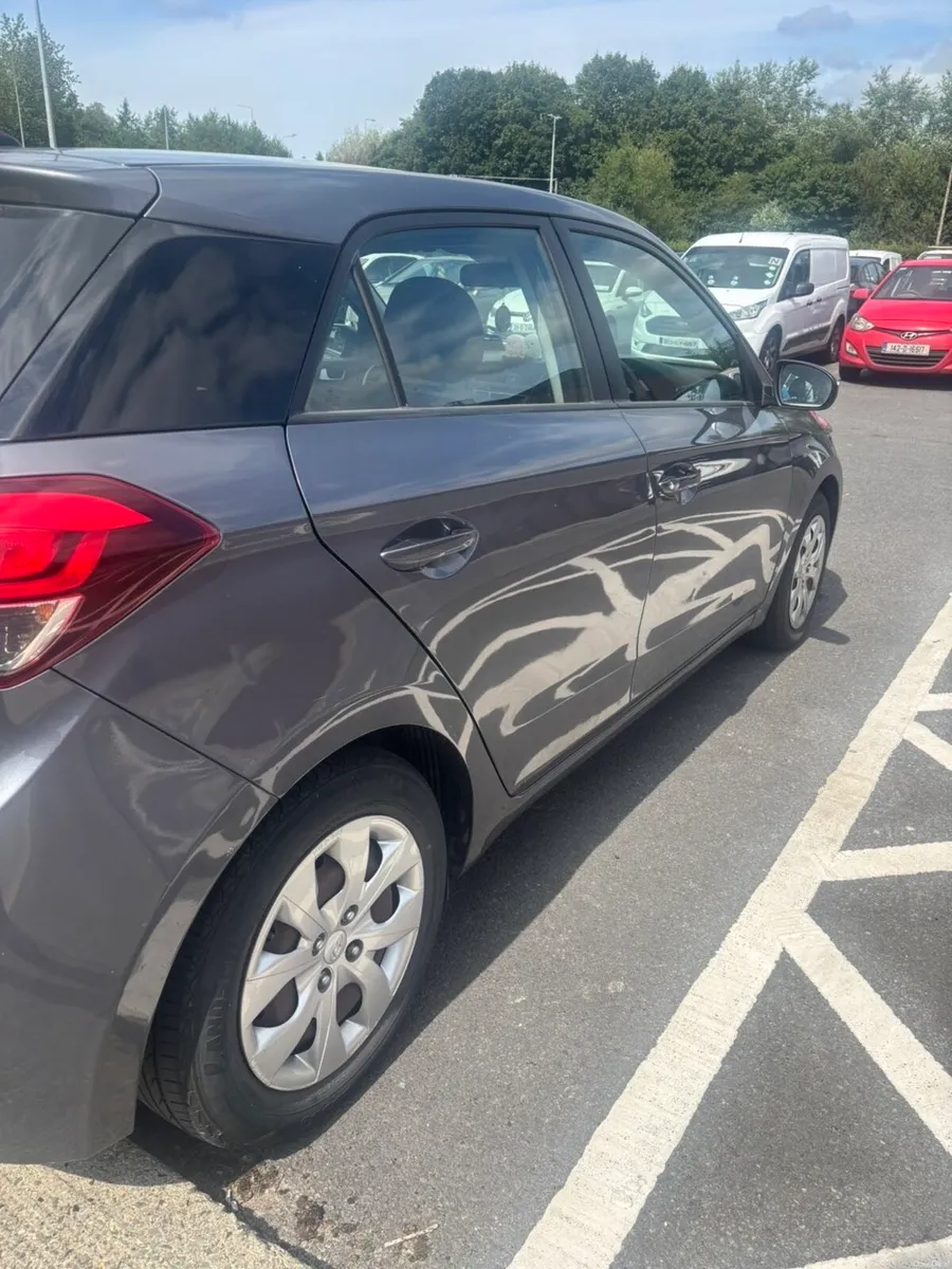 Hyundai i 20 - Image 6