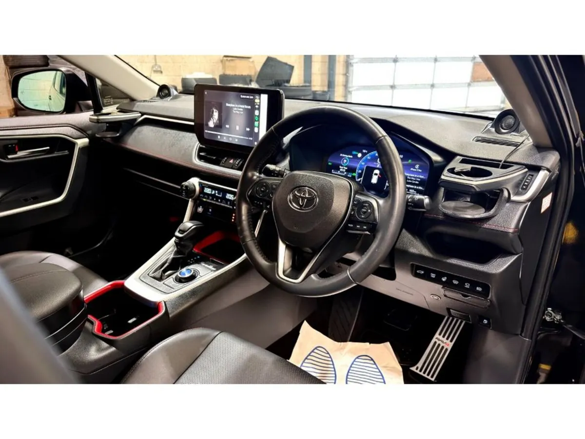 Toyota RAV4 4WD HYBRID ADVENTURE OFFROAD PACK - Image 2
