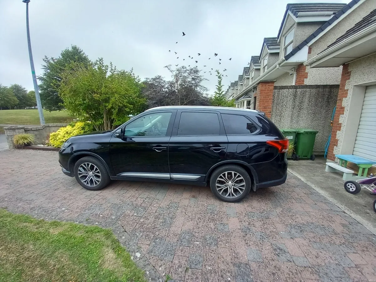 Mitsubishi Outlander 2017 - Image 1