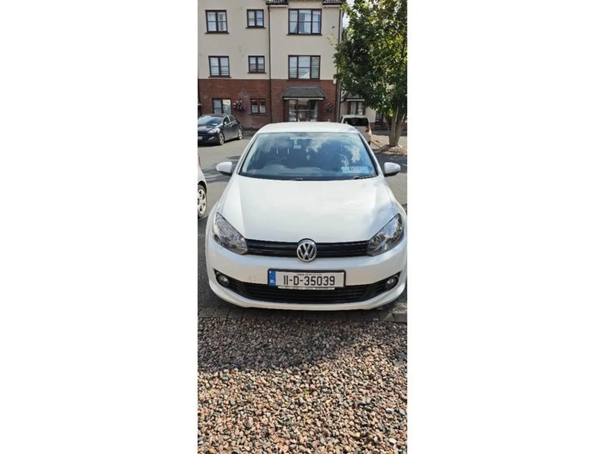 2011 Volkswagen Golf - Image 1