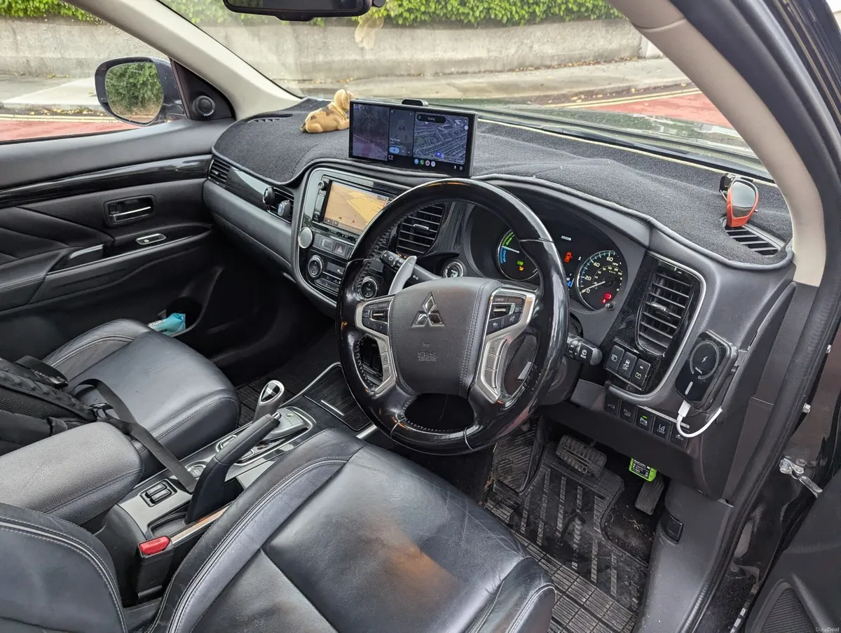 Mitsubishi Outlander PHEV 2016 GX4HS - Image 6