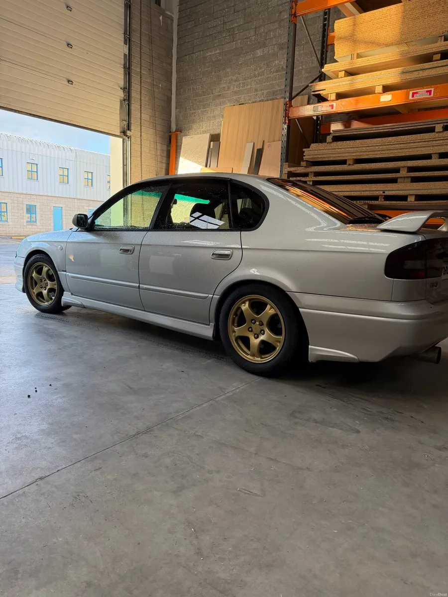 Subaru legacy b4 - Image 6