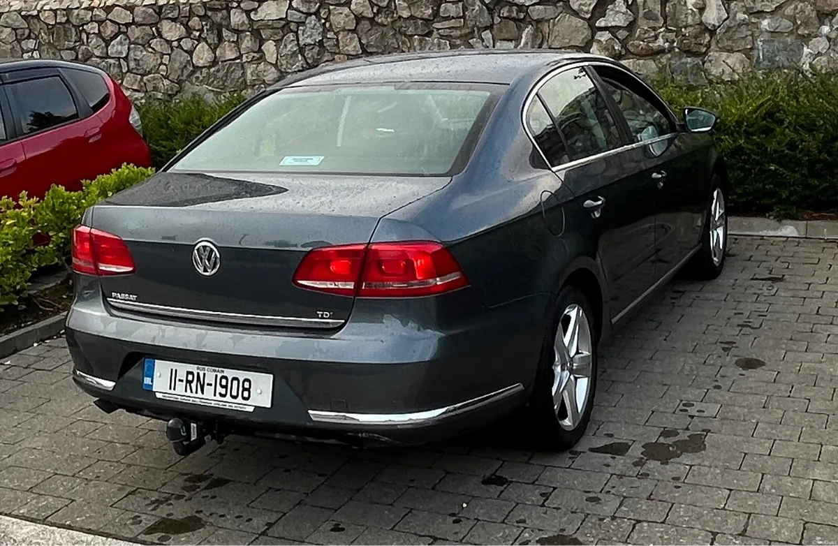 VW PASSAT TDI BLUEMOTION - Image 3