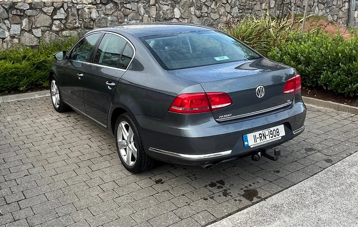 VW PASSAT TDI BLUEMOTION - Image 5