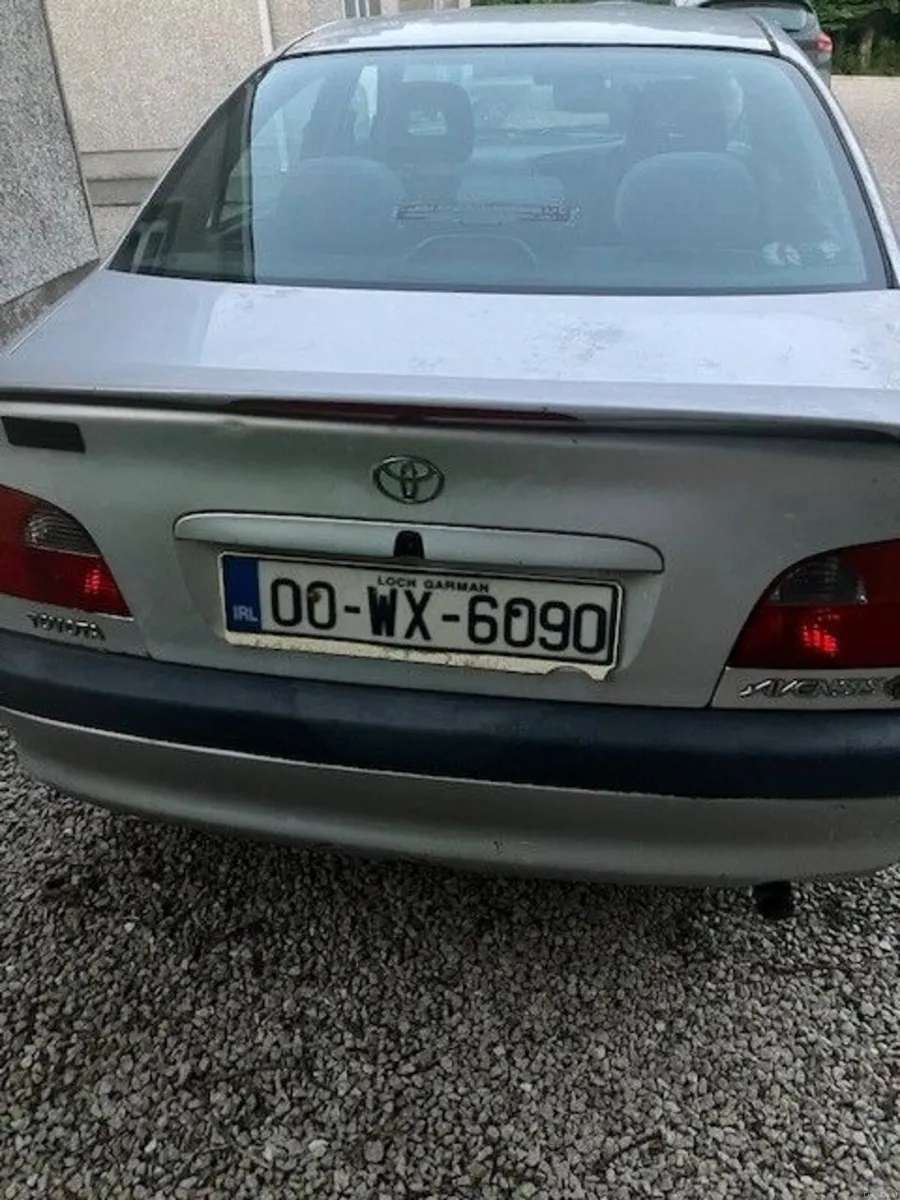 Toyota Avensis 2000 - Image 2